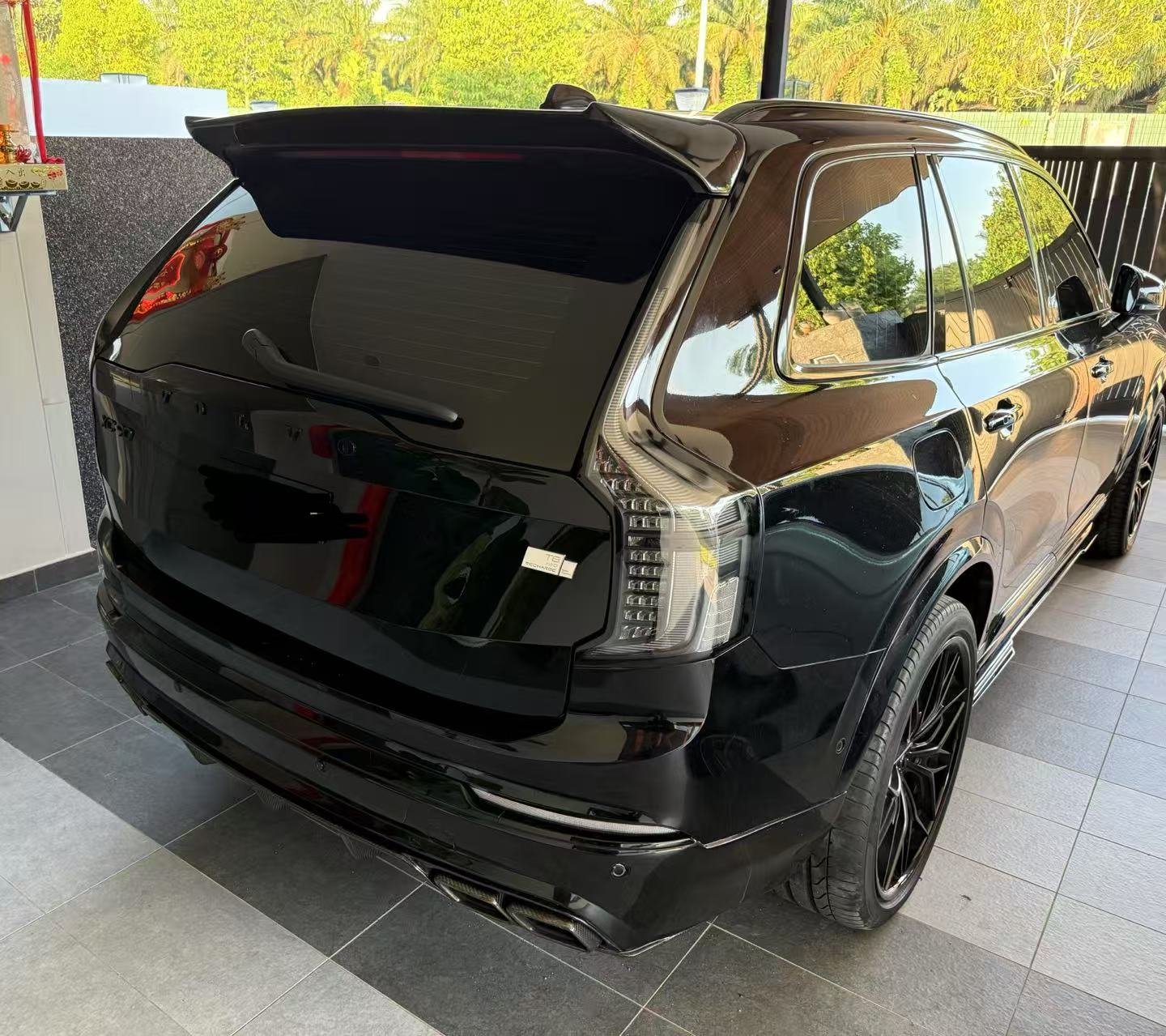 Volvo XC90 Transparent Venom - inspired Tail Lights: Boost Safety with High Visibility & Elevate Style